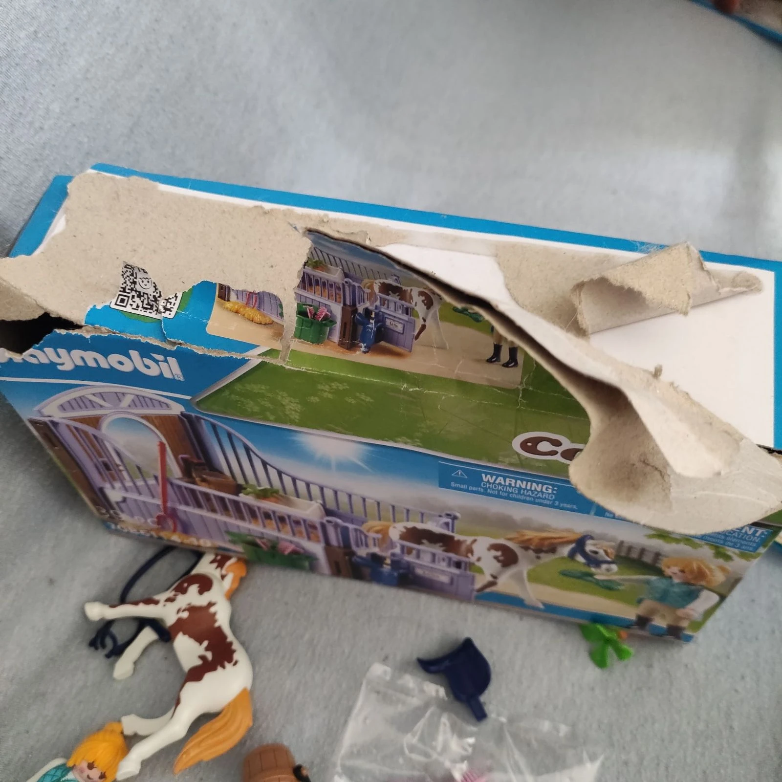 Playmobil 70861 – Caja de Luna con establo, caballo, jinete y accesorios – Completo – photo 3